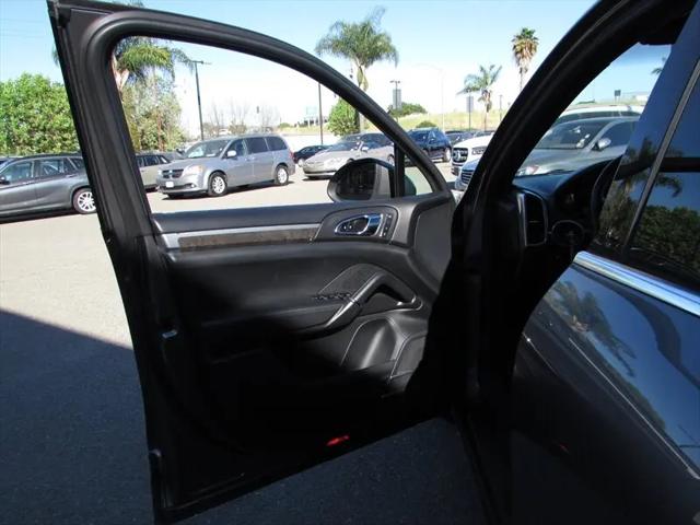 2013 Porsche Cayenne Cayenne