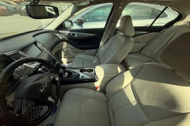 2015 INFINITI Q50 Premium