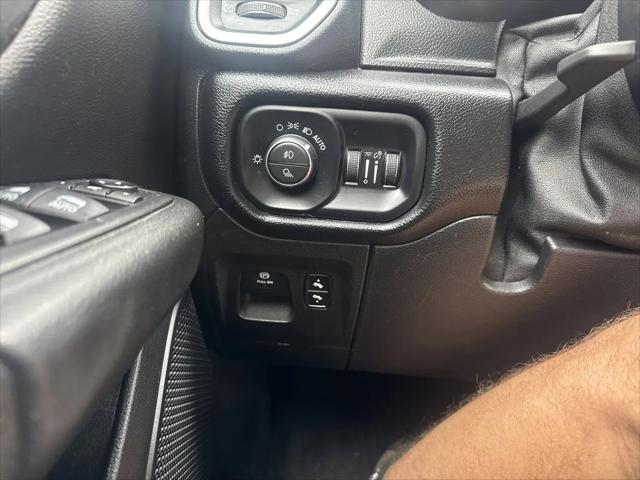 2019 Ram 1500 Big Horn/Lone Star Crew Cab 4x4 5'7" Box