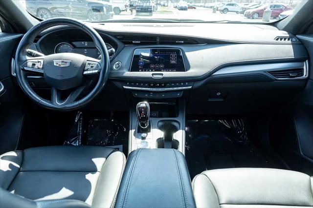 2022 Cadillac XT4 AWD Premium Luxury