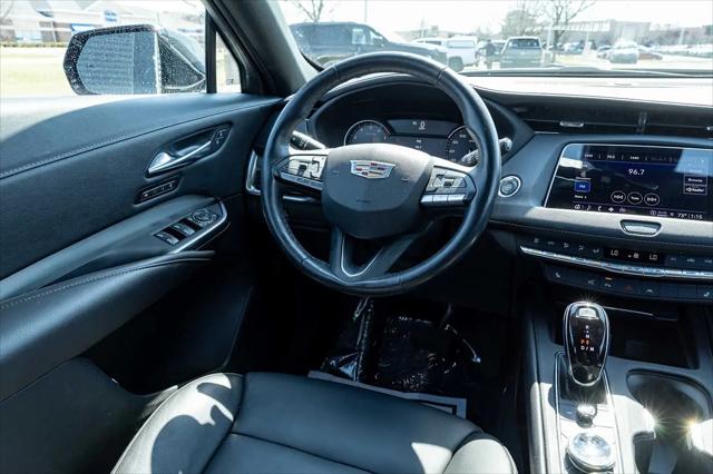 2022 Cadillac XT4 AWD Premium Luxury