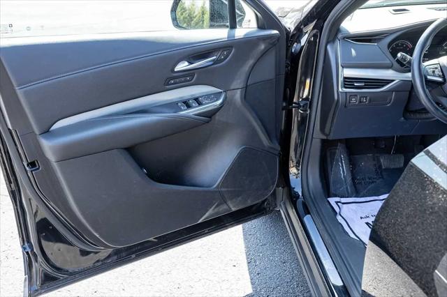 2022 Cadillac XT4 AWD Premium Luxury