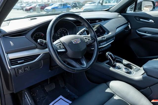 2022 Cadillac XT4 AWD Premium Luxury