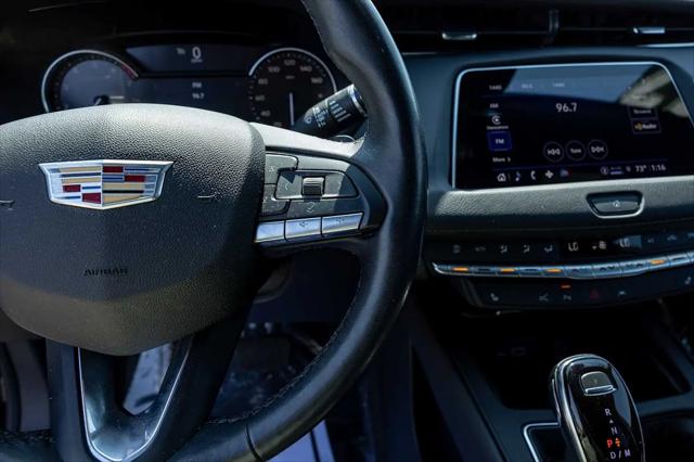2022 Cadillac XT4 AWD Premium Luxury