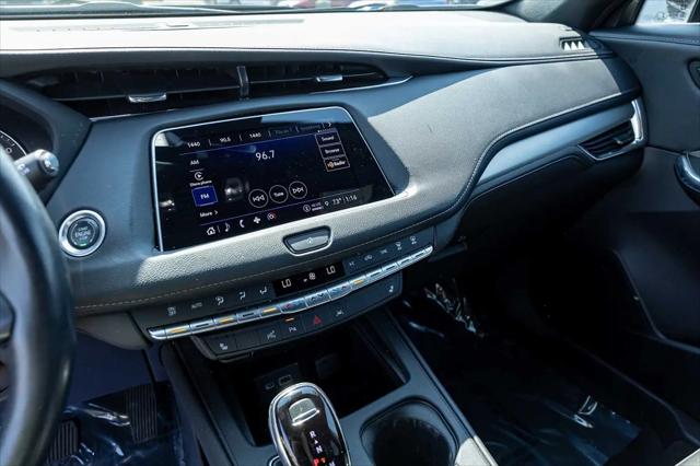 2022 Cadillac XT4 AWD Premium Luxury