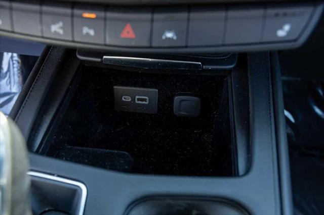 2022 Cadillac XT4 AWD Premium Luxury