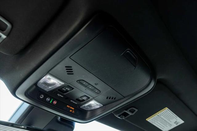 2022 Cadillac XT4 AWD Premium Luxury