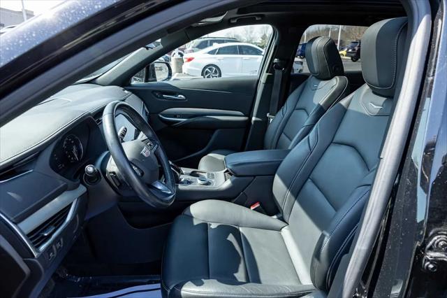 2022 Cadillac XT4 AWD Premium Luxury