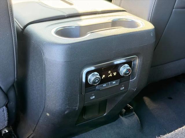 2024 GMC Yukon XL 4WD SLT