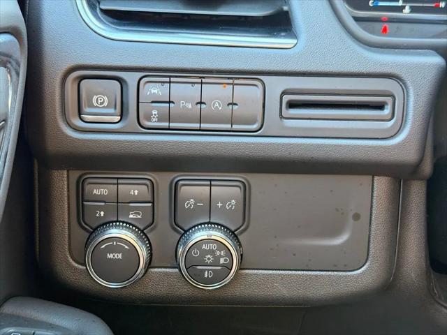 2024 GMC Yukon XL 4WD SLT