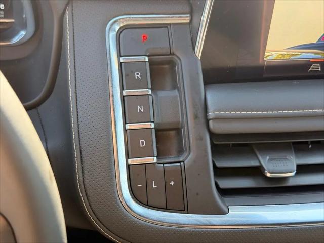 2024 GMC Yukon XL 4WD SLT
