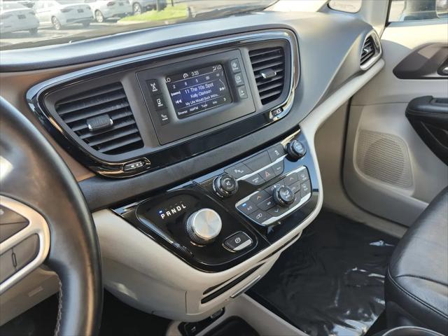 2017 Chrysler Pacifica Touring-L