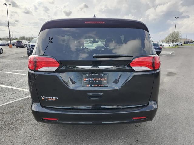 2022 Chrysler Voyager LX