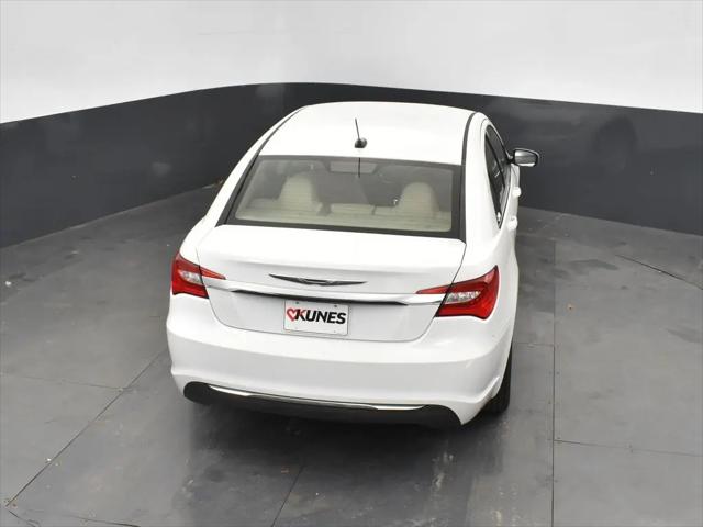 2012 Chrysler 200 Touring