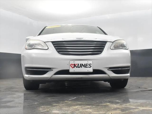 2012 Chrysler 200 Touring
