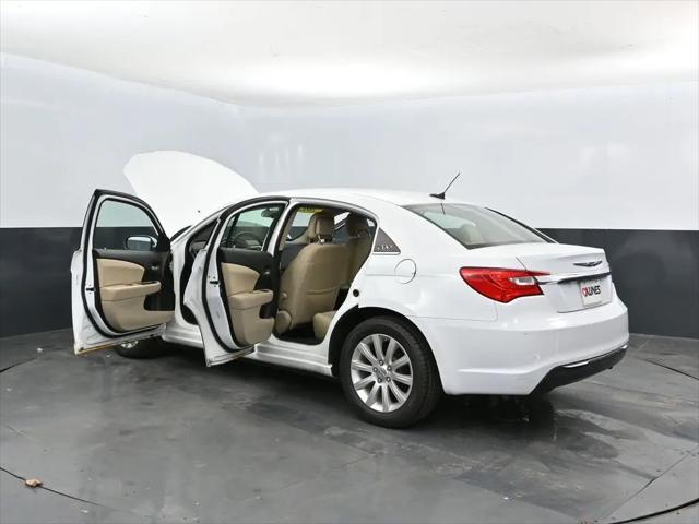 2012 Chrysler 200 Touring