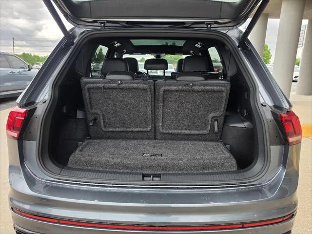 2022 Volkswagen Tiguan 2.0T SE R-Line Black