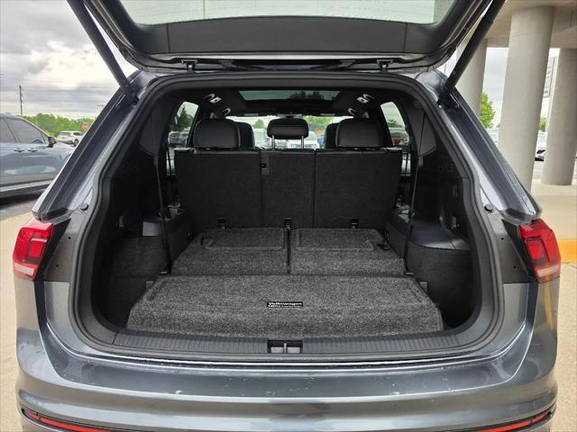 2022 Volkswagen Tiguan 2.0T SE R-Line Black