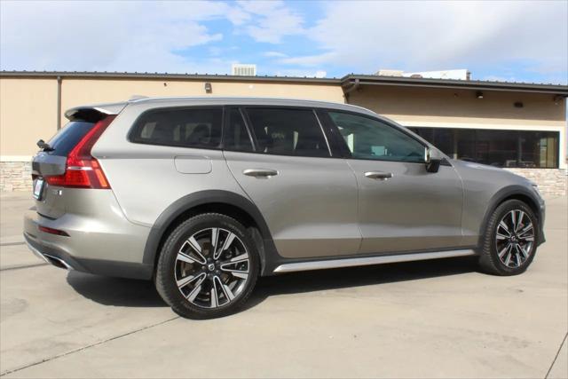 2020 Volvo V60 Cross Country T5