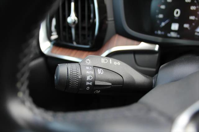 2020 Volvo V60 Cross Country T5