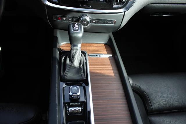 2020 Volvo V60 Cross Country T5