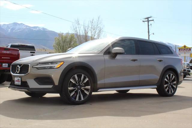 2020 Volvo V60 Cross Country T5