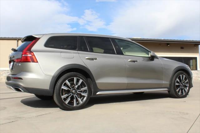 2020 Volvo V60 Cross Country T5