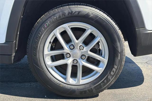 2023 Jeep Grand Cherokee L Laredo