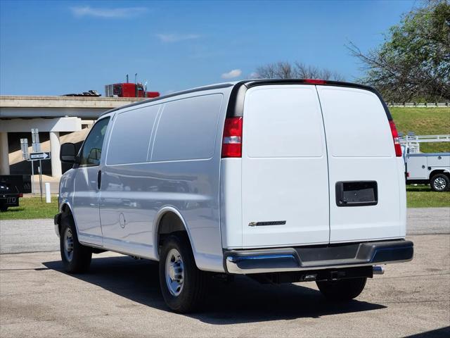 2026 Chevrolet Express Cargo Van 2500 Regular Wheelbase, WT, RWD