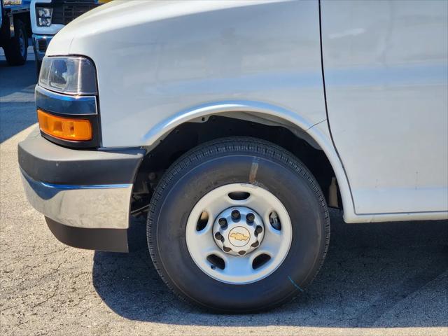 2026 Chevrolet Express Cargo Van 2500 Regular Wheelbase, WT, RWD