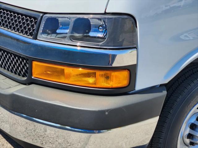 2026 Chevrolet Express Cargo Van 2500 Regular Wheelbase, WT, RWD