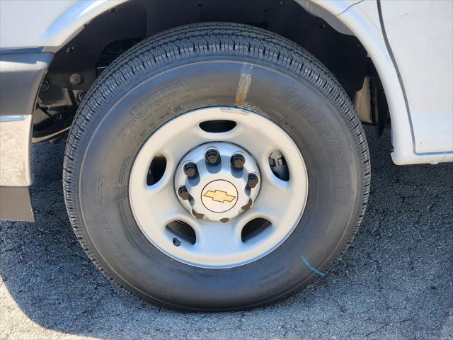2026 Chevrolet Express Cargo Van 2500 Regular Wheelbase, WT, RWD