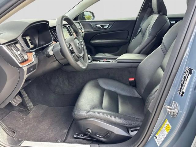 2024 Volvo S60 B5 Plus Dark Theme