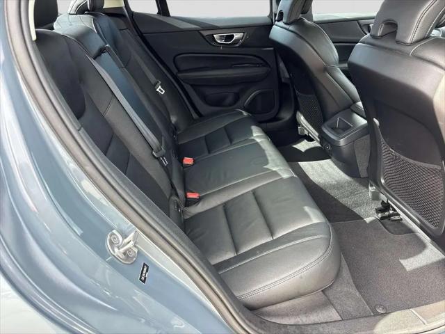 2024 Volvo S60 B5 Plus Dark Theme