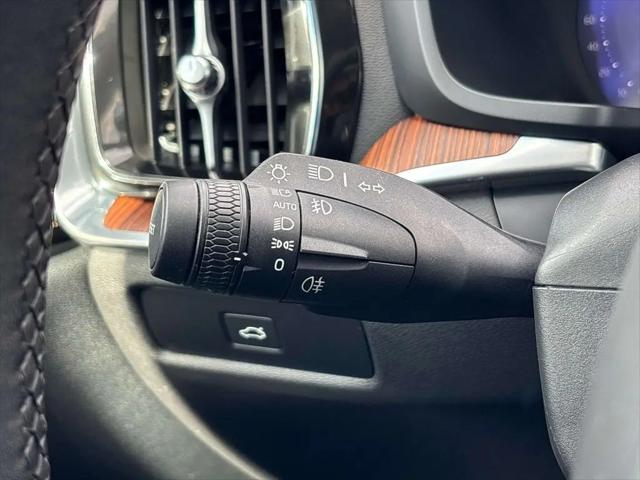 2024 Volvo S60 B5 Plus Dark Theme