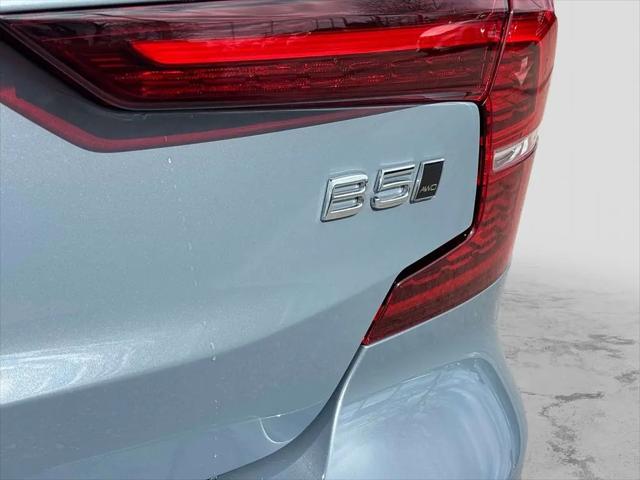 2024 Volvo S60 B5 Plus Dark Theme