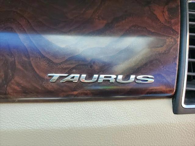 2010 Ford Taurus SEL