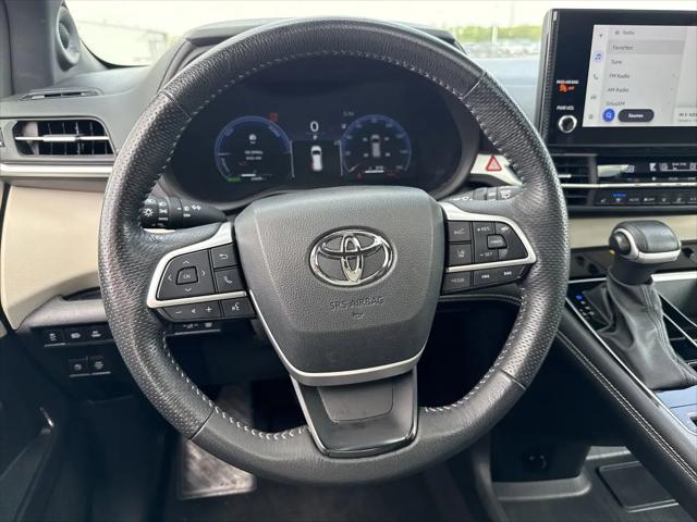 2025 Toyota Sienna Platinum
