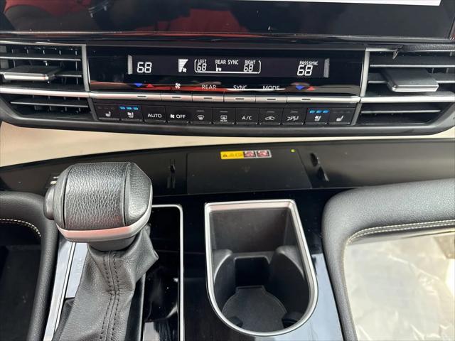 2025 Toyota Sienna Platinum