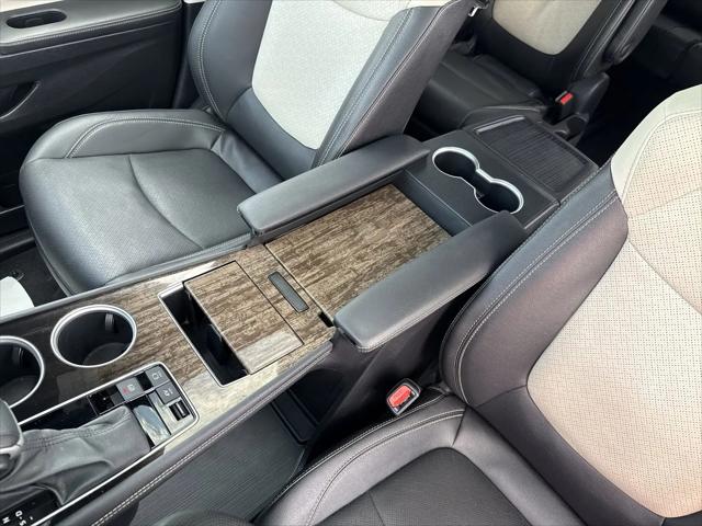 2025 Toyota Sienna Platinum