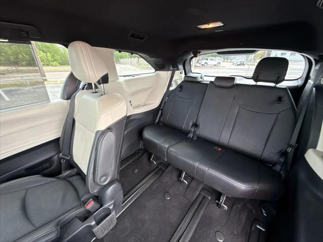 2025 Toyota Sienna Platinum