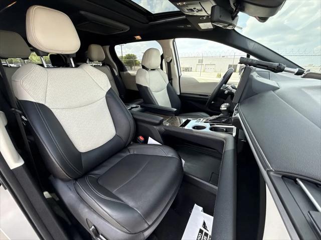 2025 Toyota Sienna Platinum