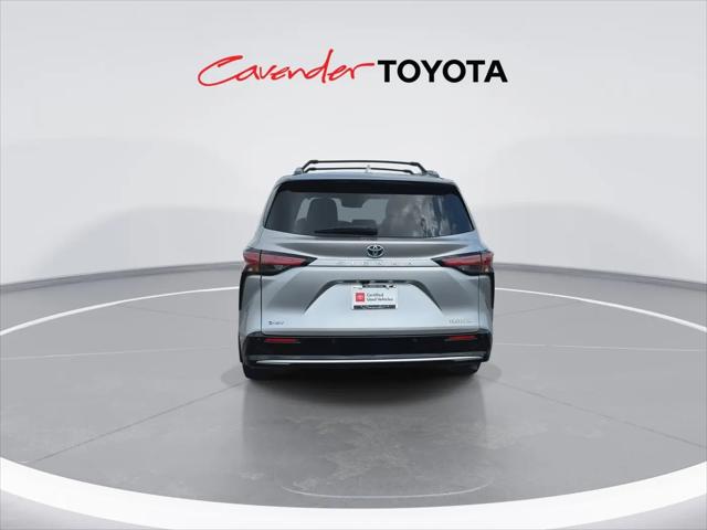 2025 Toyota Sienna Platinum