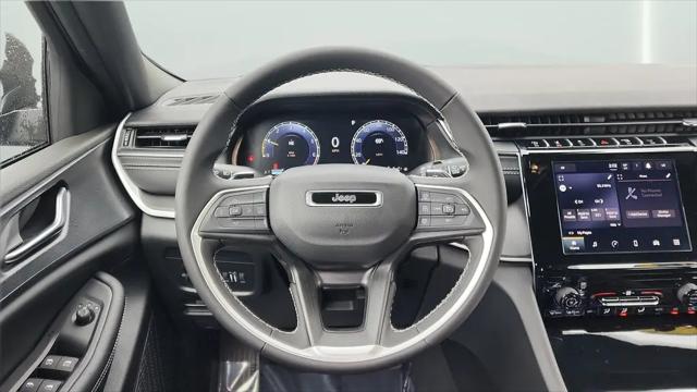 2026 Jeep Grand Cherokee Laredo 4x4