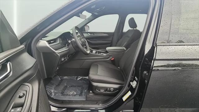 2026 Jeep Grand Cherokee Laredo 4x4