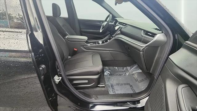 2026 Jeep Grand Cherokee Laredo 4x4