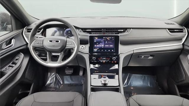 2026 Jeep Grand Cherokee Laredo 4x4