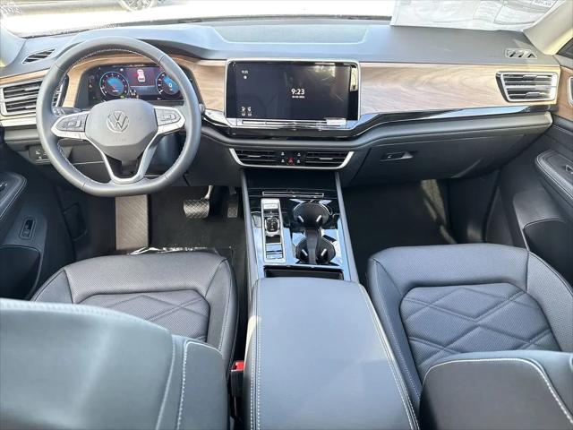 2026 Volkswagen Atlas SE with Technology
