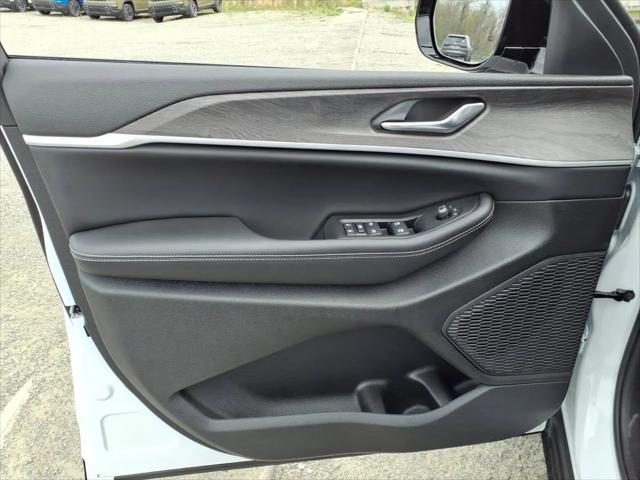 2026 Jeep Grand Cherokee L Altitude 4x4