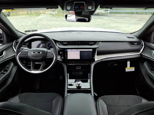 2026 Jeep Grand Cherokee L Altitude 4x4